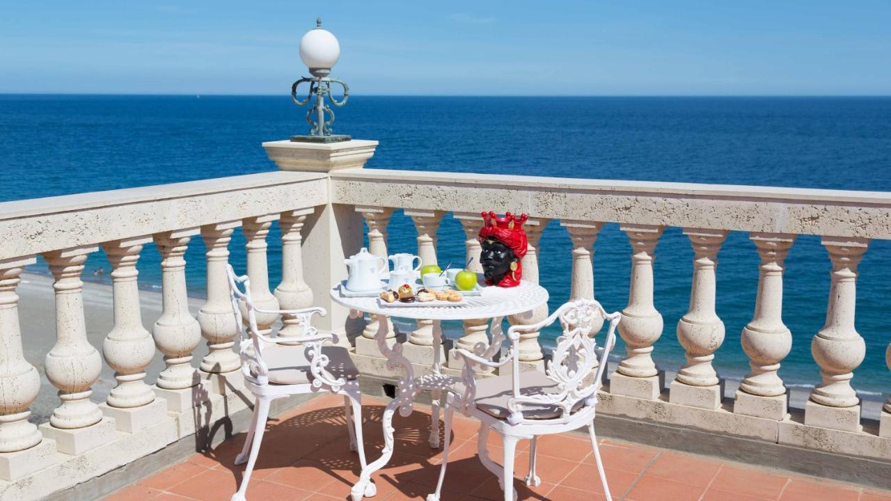 Hellenia Yachting Hotel & Spa Giardini Naxos Esterno foto