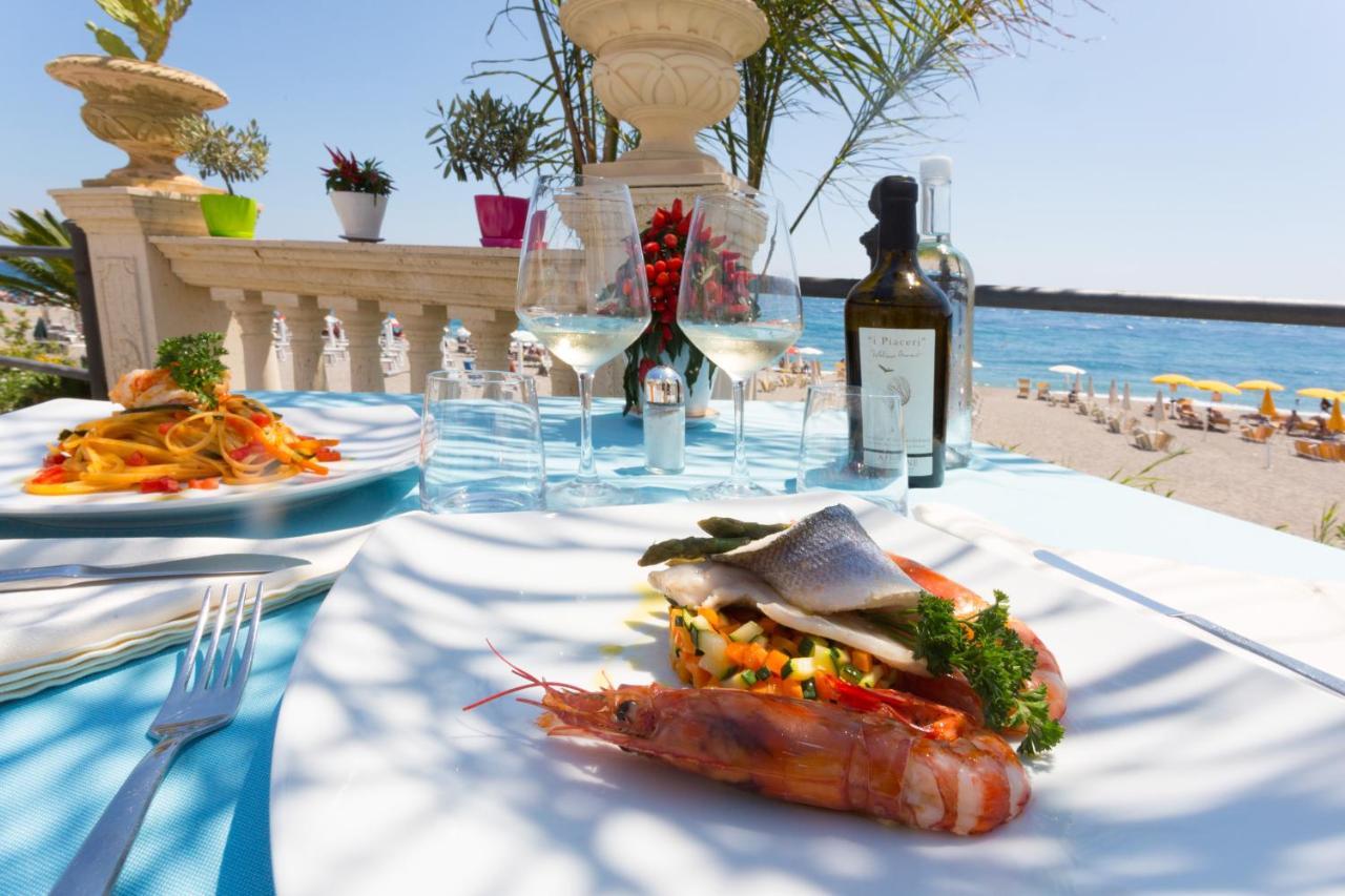 Hellenia Yachting Hotel & Spa Giardini Naxos Esterno foto