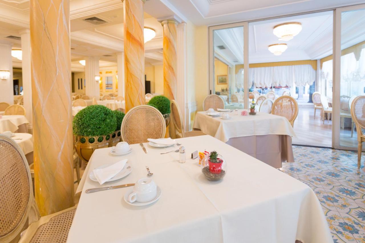 Hellenia Yachting Hotel & Spa Giardini Naxos Esterno foto