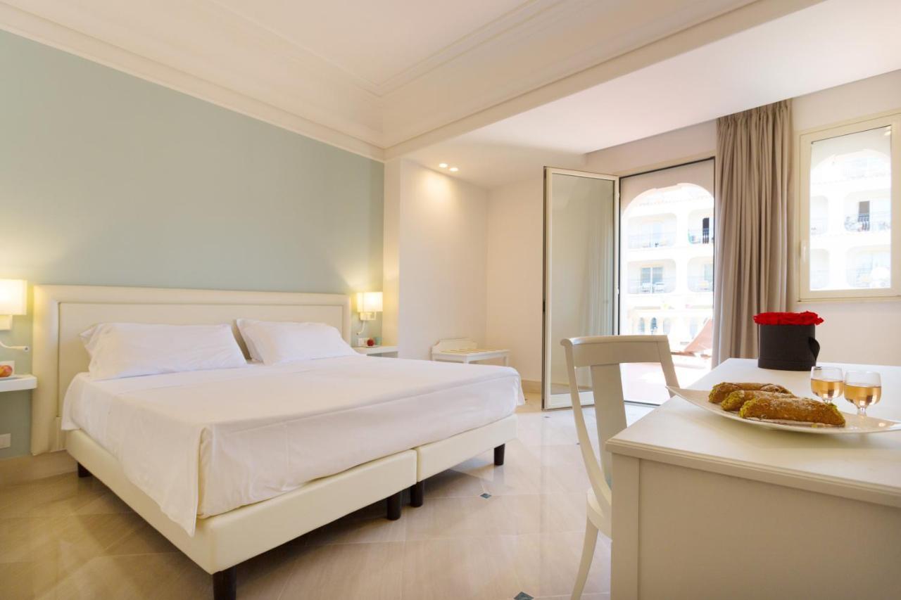 Hellenia Yachting Hotel & Spa Giardini Naxos Esterno foto