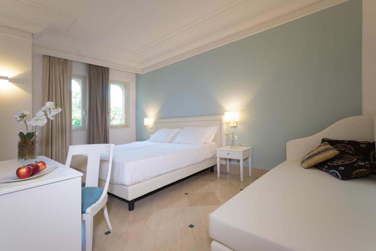 Hellenia Yachting Hotel & Spa Giardini Naxos Esterno foto