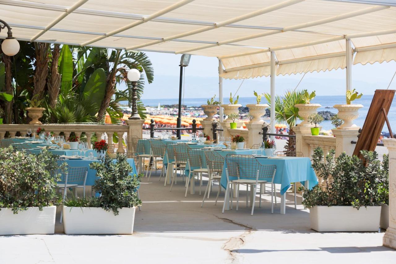 Hellenia Yachting Hotel & Spa Giardini Naxos Esterno foto