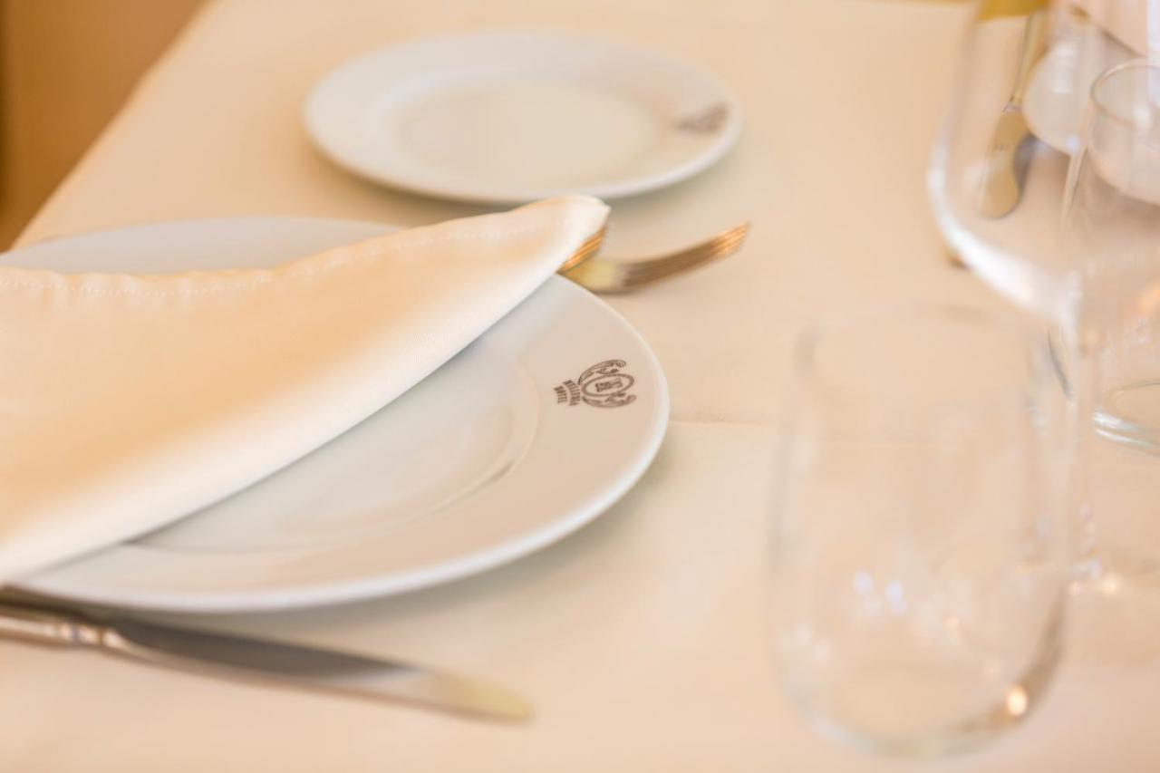 Hellenia Yachting Hotel & Spa Giardini Naxos Esterno foto