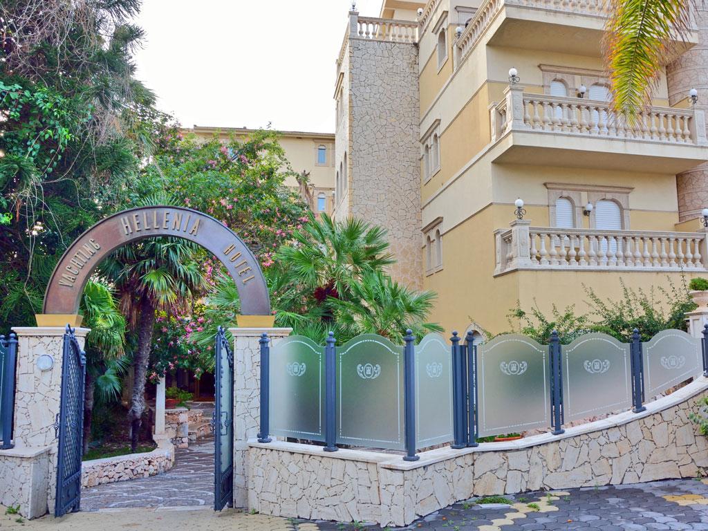 Hellenia Yachting Hotel & Spa Giardini Naxos Esterno foto