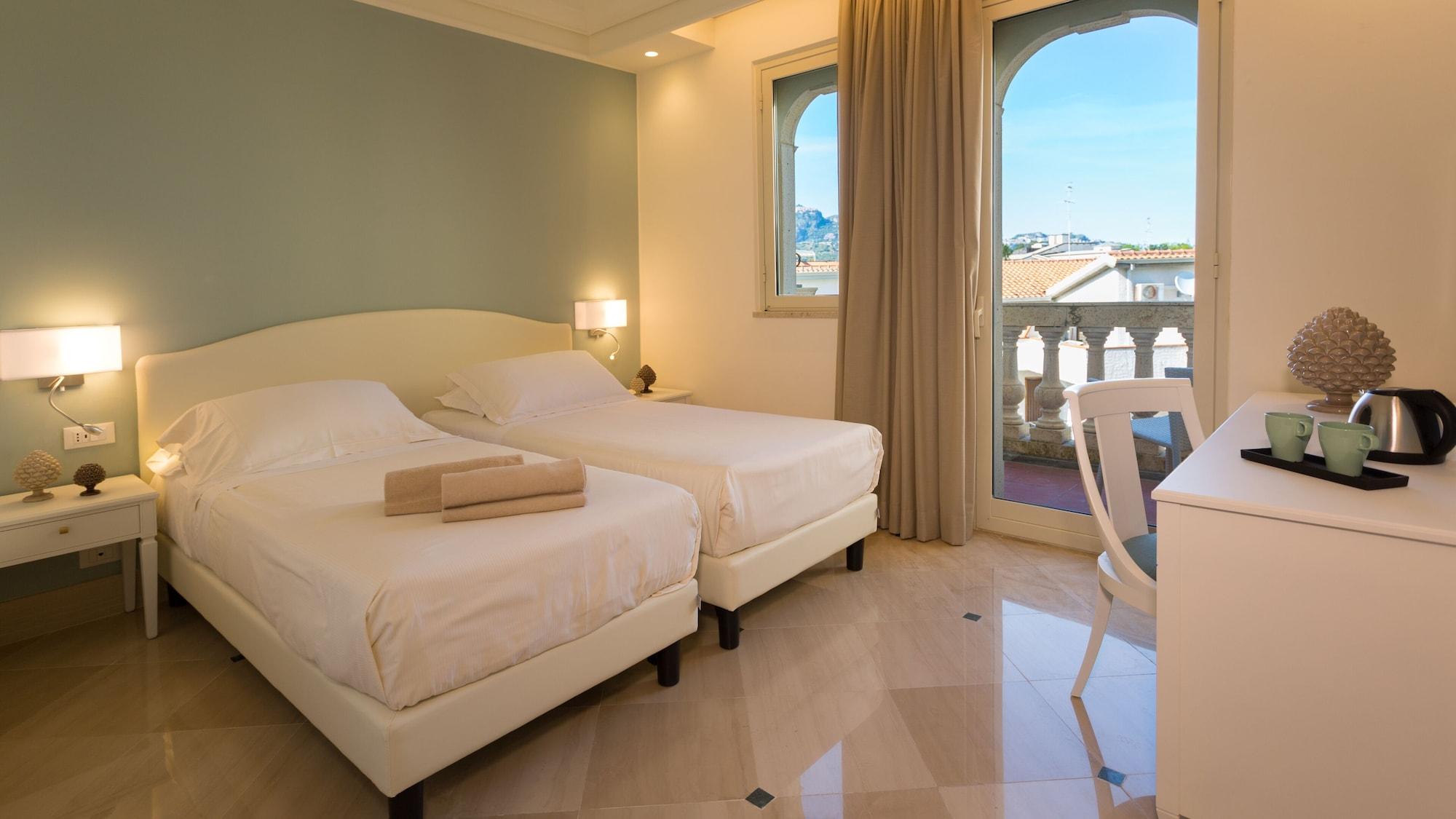 Hellenia Yachting Hotel & Spa Giardini Naxos Esterno foto