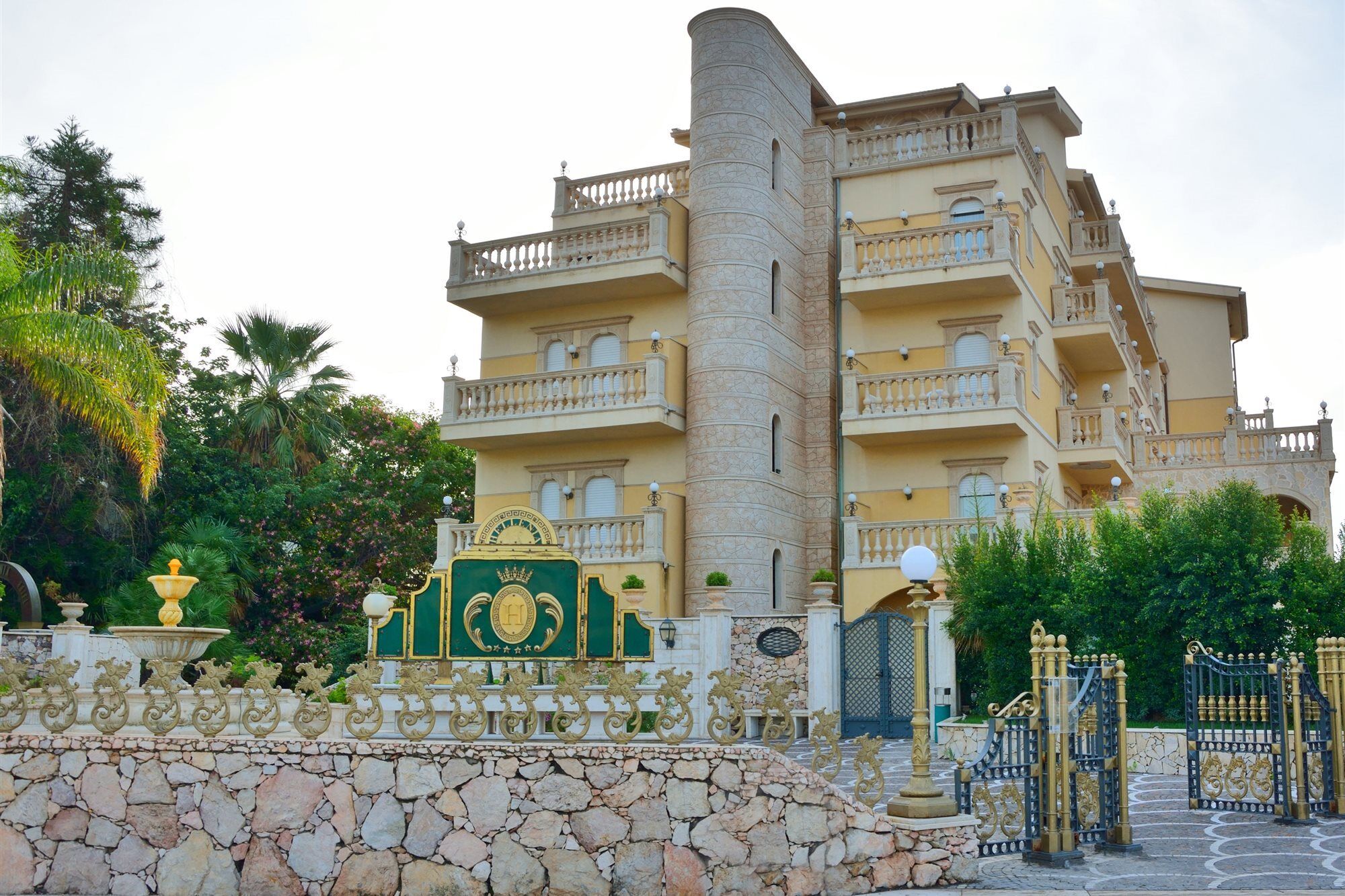 Hellenia Yachting Hotel & Spa Giardini Naxos Esterno foto